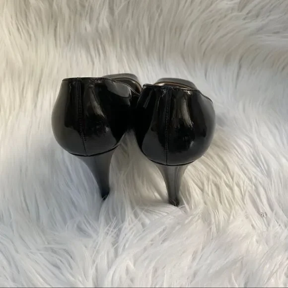Prada patent leather peep toe blackpumps 5.5